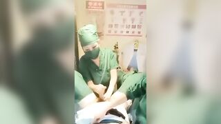 Đi phòng khám bị 2 y tá sục cặc cho phụt nước kích thích