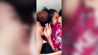 Mấy em gái Việt ăn nằm ở không rửng mở quá rủ nhau xem phim sex tập thể