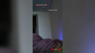 Thấy ba dượng mò vào phòng con nhỏ ko những ko la mà mặt đầy kích thích dâm đãng ~