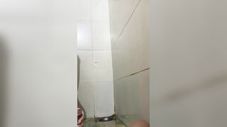 Sục cặc với kem đánh răng