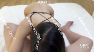 Xinh gái đên mấy cũng phải bú cu cho lão bản để lão bản địt thỏa mãn tình dục