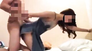 Qua nhà nhìn cô bạn thân mặc đồ ngủ nứng quá vén váy doggy cô bạn thân