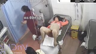 Hack camera,EM GÁI ĐI KHÁM THAI BỊ BS MÓC LỒN BÓP VÚ HỎI CÓ CẢM GIÁC KHÔNG