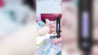 Bạn thân call video chơi some cùng 2 người lạ