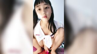 Teen Trung Quốc loli thủ dâm 3
