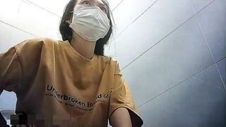 Quay lén WC nữ 20