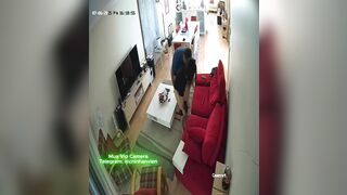 Hack Camera Nứng Quá Đè Vợ Dâm Ra Địt Ở Phòng Khách