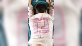vừa địt vừa vỗ đo mông bé sinh viên loli