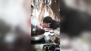 Nhậu rồi cho bạn chồng bú vú tại bàn nhậu