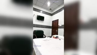 Em idol QQLive HL Yuna9x không mặc đồ lót show hàng thủ dâm trong quán cafe xong lại