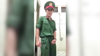 Chú công an dâm