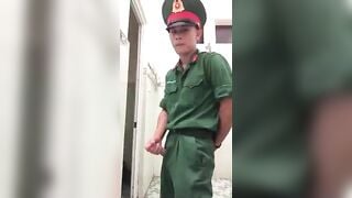 Chú công an dâm