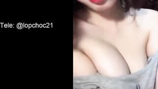 Eg thích show vú trên mạng vô tình đăng luôn cảnh địt nhau cùng chồng người ta