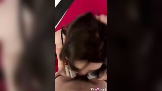 Xuất hết tinh lên ngực em còn bắt em bú cu sạch sẽ