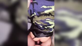 Em gái kính cận đang đi sự kiện anh cũng không tha kéo vào wc chịch