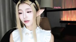 Em loli mình dây hàng non thích thủ dâm chảy nước dâm đãng