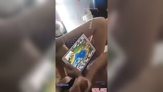 [Shock] Vào phòng trọ em ny bị em lén lúc sục cặc vắt sữa khi 2 con bạn thân đang nằm