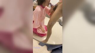Bảo mẹ tập văn nghệ, Mà em Đến Bú Cu Bạn Trai Djt nhau ko bao rên rỉ sướng tê lồn