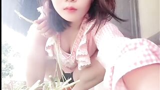 em nhân viên fpt vẻ mặt ngây thơ về nhà dâm đãng