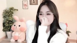 bé ngọc thủ dâm trong tiếng nhạc du dương nghe ninh tai vcl