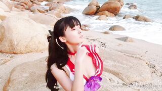 Chơi public trên bãi biển