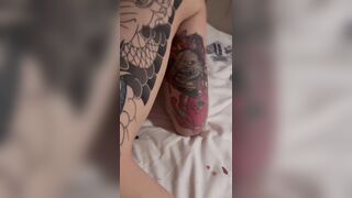 Gái dâm xăm trổ  chubby khoe hàng thủ dâm kích thích siêu dâm