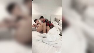 Thằng em lén địt chị  vợ chubby vú to lồn múp khi vợ nằm ngủ bên cạnh