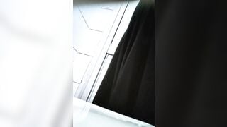 Quay lén em gái xinh đẹp đi đái nhưng đít hơi đen đái không rửa lồn hơi dơ