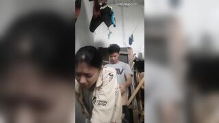 Lén lút khi con bạn đang ngủ