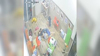 Hack cam khoản khắc học sinh cấp 2 tập làm chuyện vợ chồng trong buổi học nhóm