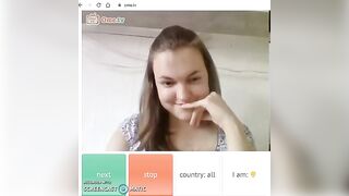 Gạ gẫm gái vú bự cởi áo trên ometv
