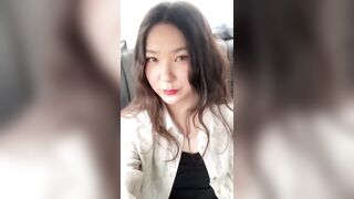 E teen xinh đẹp nứng lồn trên xe gạ địt a tài xế vào rừng bú cu đụ nhau bắn ngập lồn