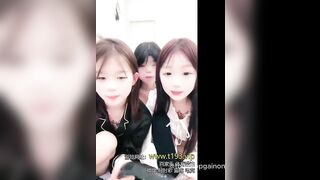 3 em gái Loli lồn khôn lông siêu non thay phiên nhau thủ dâm livestream kiếm tiền P10