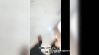 Dụ dỗ được nhỏ bạn về nhậu rồi chuốc say em nó xong đè ra chịch tung lồn