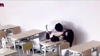 Thanh niên móc lồn cho con bạn thân
