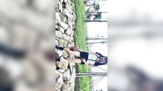 Gái xinh ra công viên khoe vú khoe lồn ngon dâm đãng