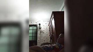 Thanh niên trốn mẹ sục cặc