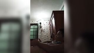 Thanh niên trốn mẹ sục cặc