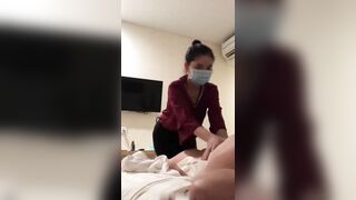 Thuê e gái massage về nhà xong rồi địt luôn