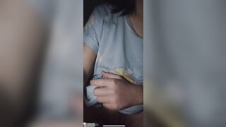 Em gái lớp 10 nửa đêm dậy quay video show cho người yêu xem