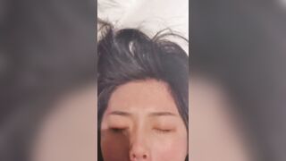 chuốc say con bạn thân rồi đưa nó vào nhà nghỉ say nhưng đút cu vào mồm vẫn biết há