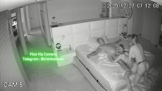 Hack Camera Vợ Dẫn Bạn Về Cho Chồng Chơi