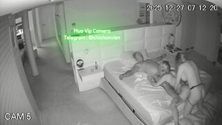 Hack Camera Vợ Dẫn Bạn Về Cho Chồng Chơi