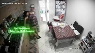 Hack Camera Nứng Quá Địt Vợ Ở Dưới Bếp