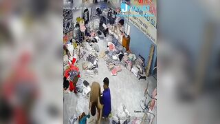 Hack cam quay lén chị chủ shop dâm cho khách địt trộm khi ck vắng