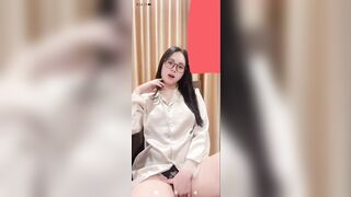 Mua quần lót ren tặng cho e ghệ iu đc e call quay video móc lồn cho xem cực sướng