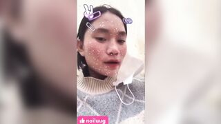 Bé học sinh nứng public ngay tại sân trường