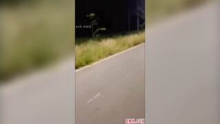 Full 30p+ clip public cực bạo ngoài quốc lộ trần truồng địt nhau Part 1