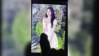 Cumtribute bắn tinh lên ảnh em gái theo yêu cầu