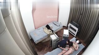 Hack camera tiệm spa triệt lông lồn toàn các chị e xinh gái vú bự có con hàu múp k à